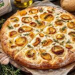 Focaccia genovese soffice e alta con cipolle di Tropea ricetta facile pronta in 90 minuti
